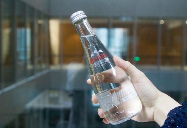 依云矿泉水品牌定位的方法,依云矿泉水品牌定位,依云矿泉水的品牌定位 